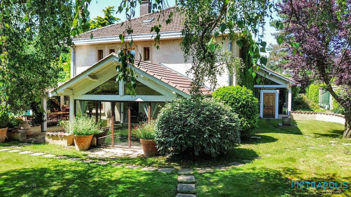 Maison à CHARLY