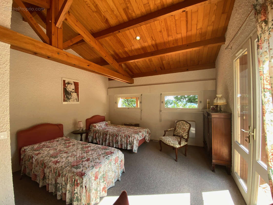 Maison à PUY-L&#039;EVEQUE