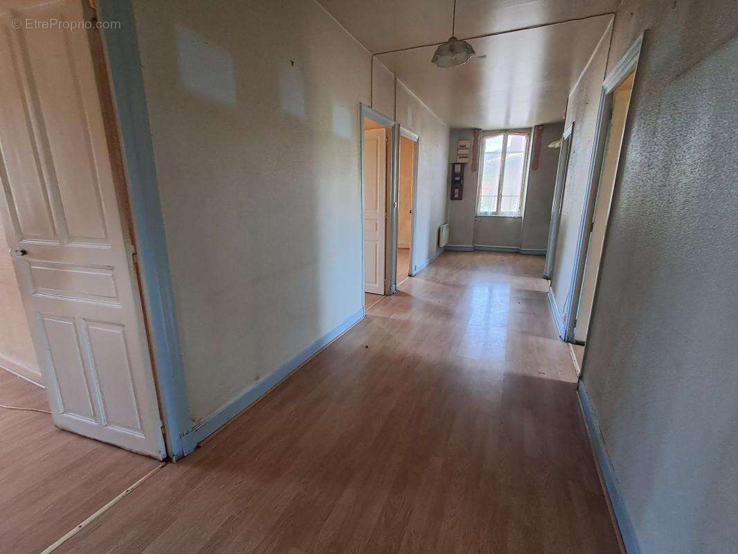 Appartement à MASSIAC