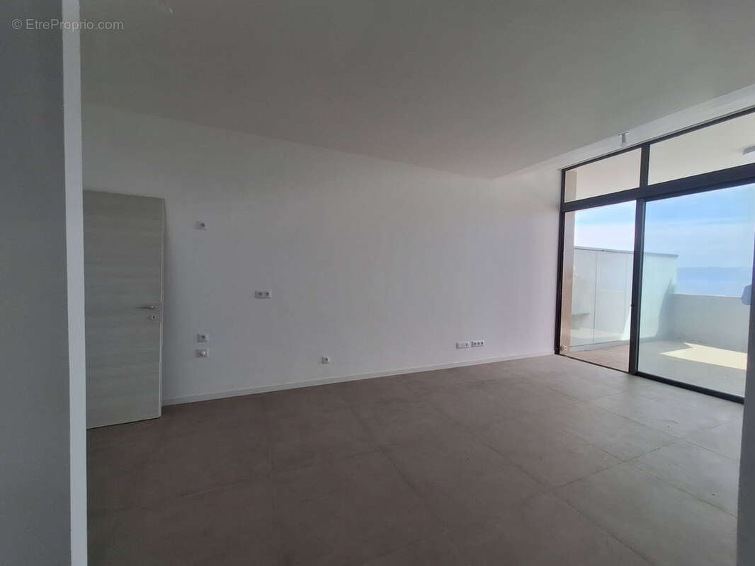T3 récent de standing 60m2 route des Sanguinaires vue sur mer - photo 2