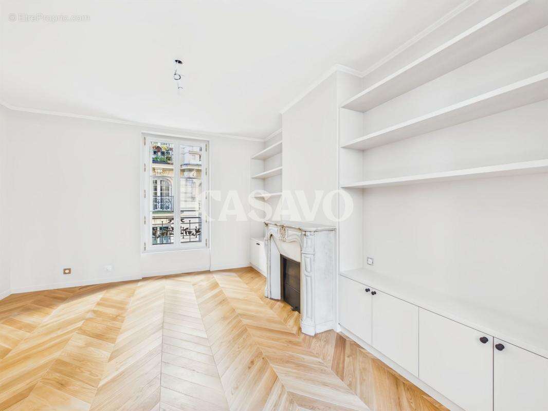 Appartement à PARIS-14E