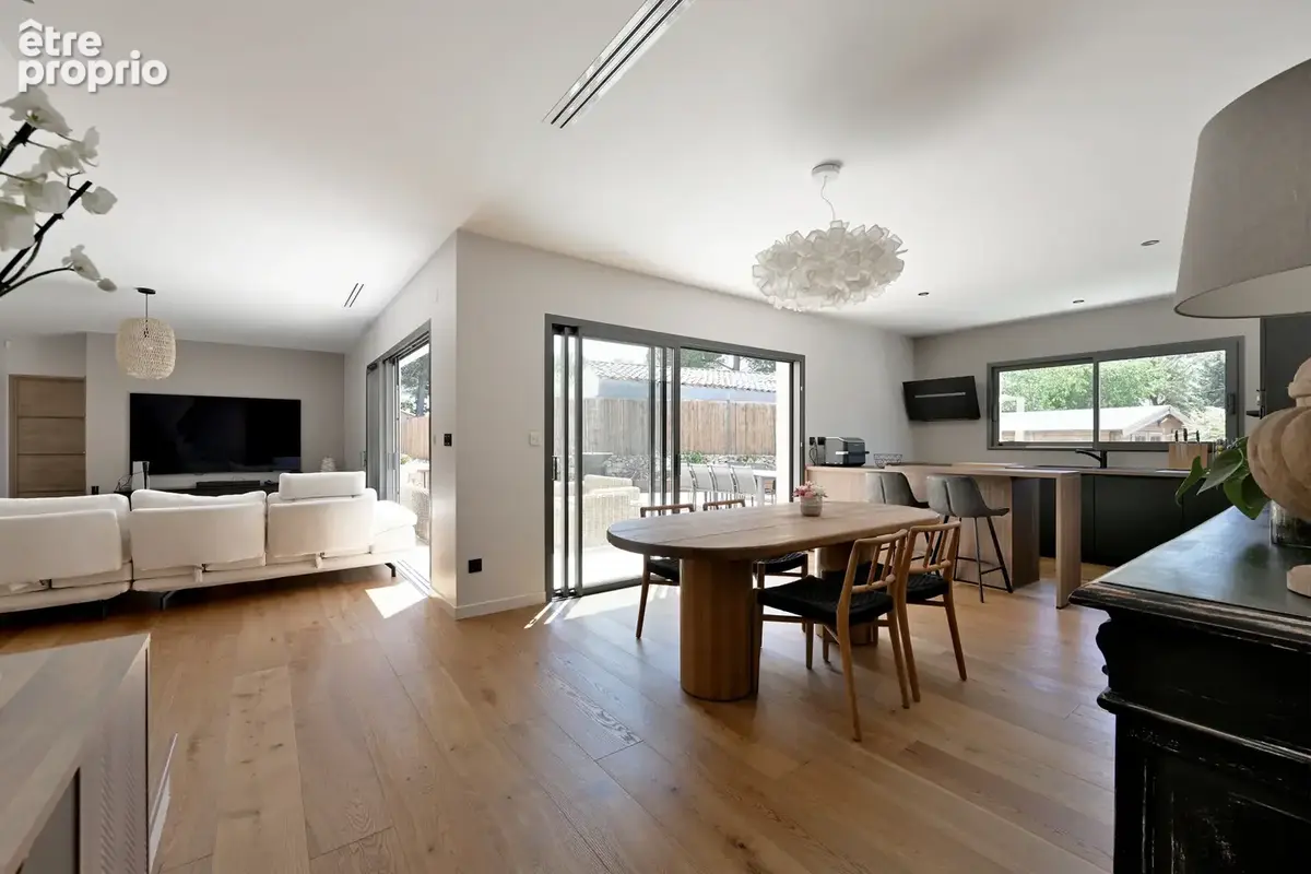 Maison - 172m2 - 6 pieces - photo 2