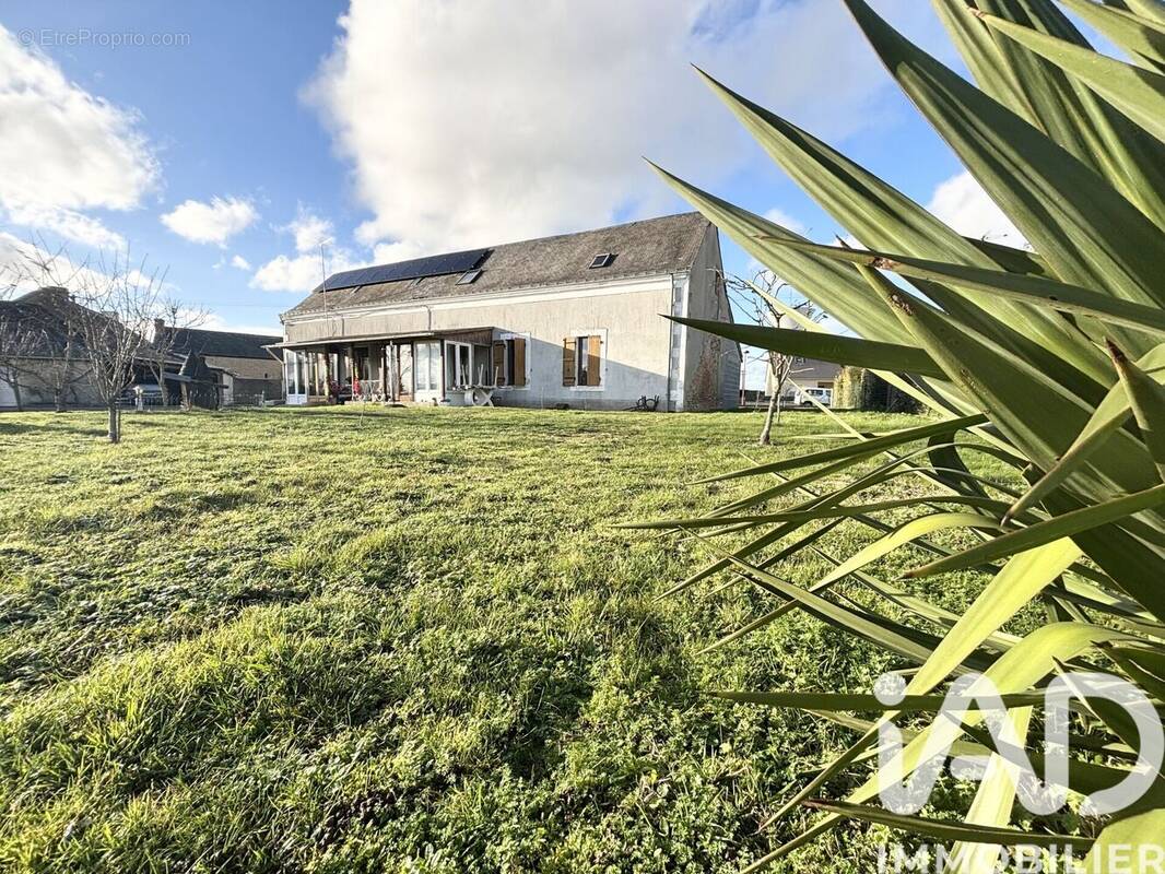 Photo 1 - Maison à SEICHES-SUR-LE-LOIR