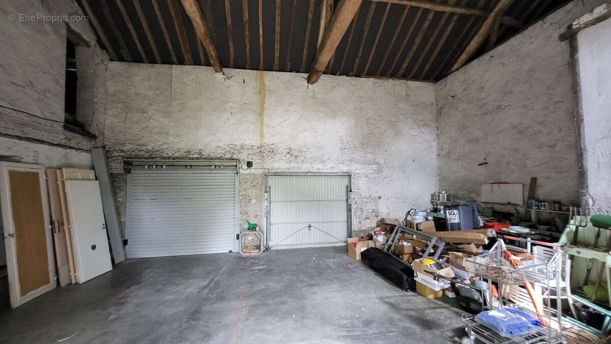Maison 100 m² à Les Clayes-Sous-Bois  - photo 2
