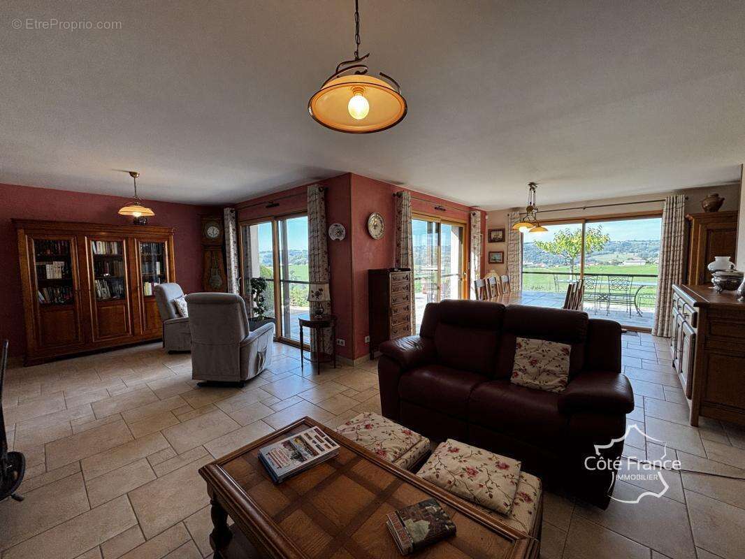 Maison à SAINT-CONSTANT