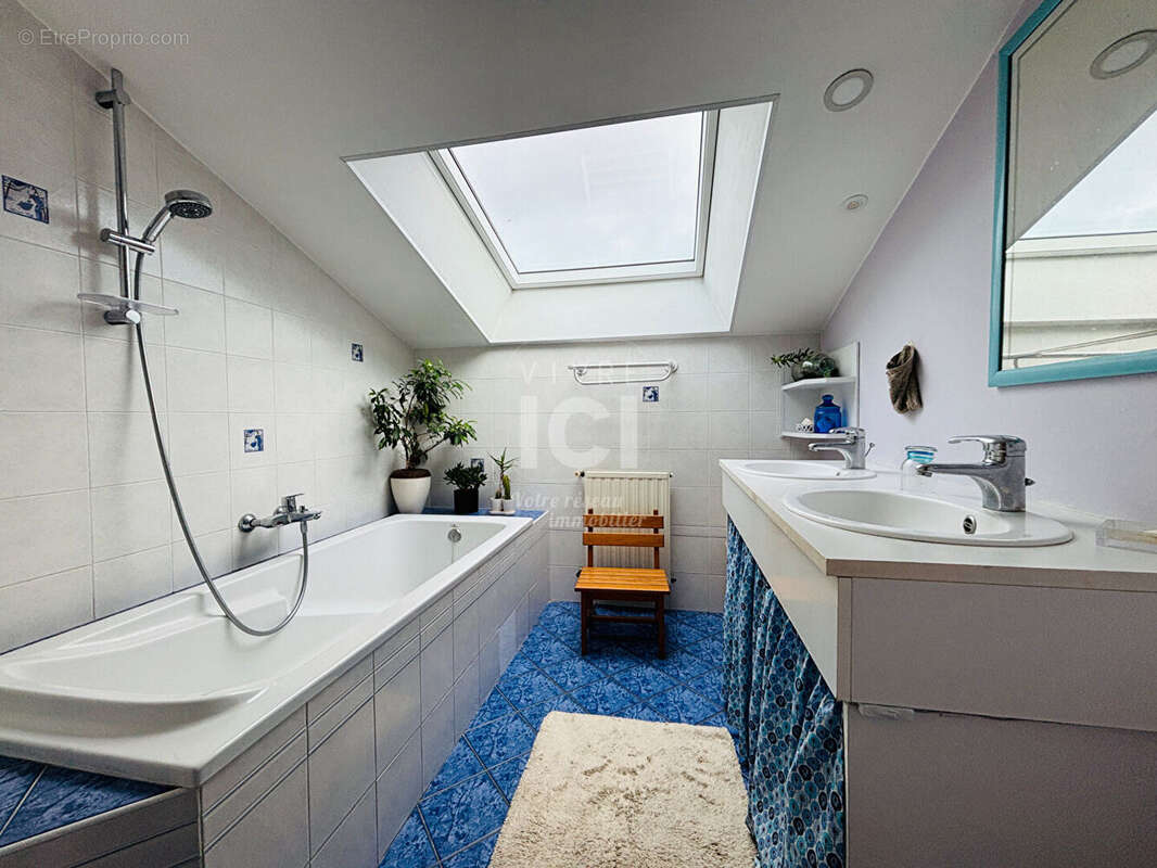 Maison à BOUGUENAIS