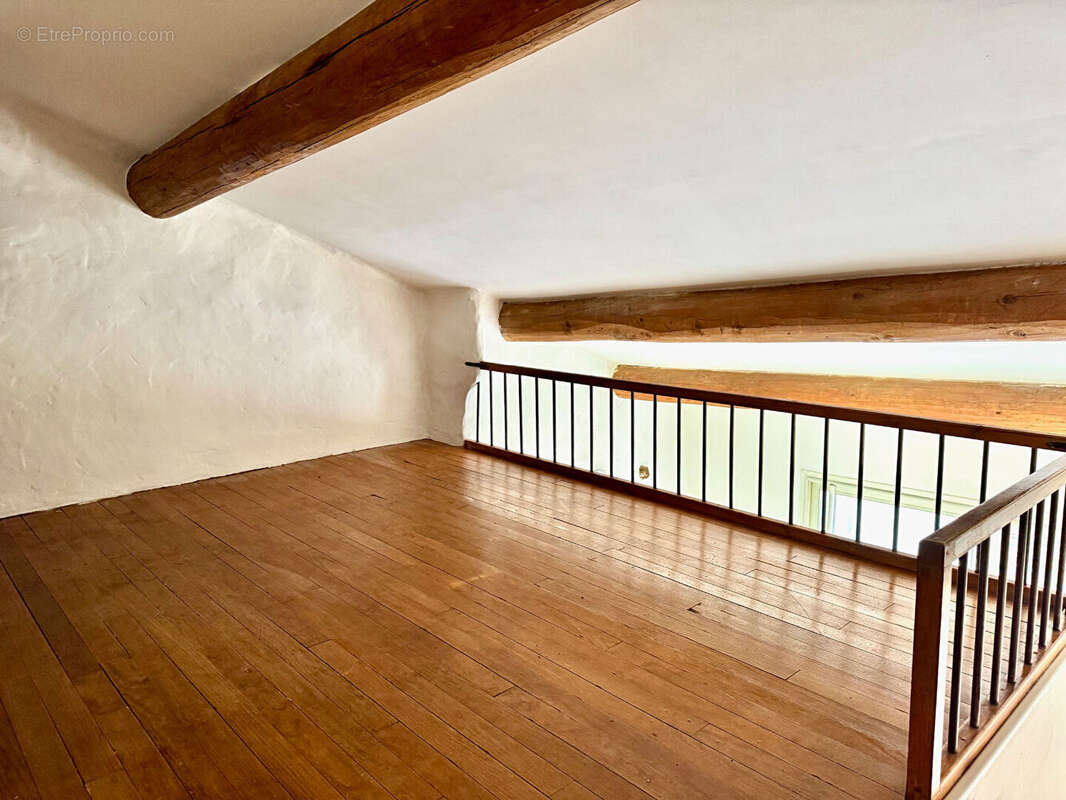 Maison à SAINT-LAURENT-DES-ARBRES