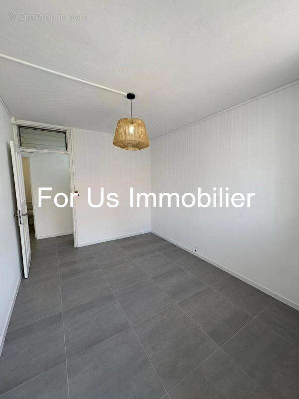 Appartement à POINTE-A-PITRE