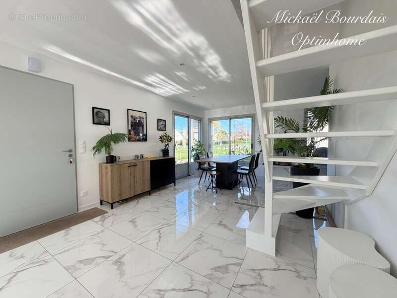 Maison à SEICHES-SUR-LE-LOIR