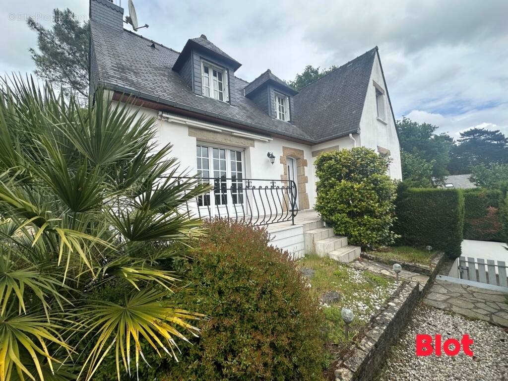 Maison à SAINT-AVE