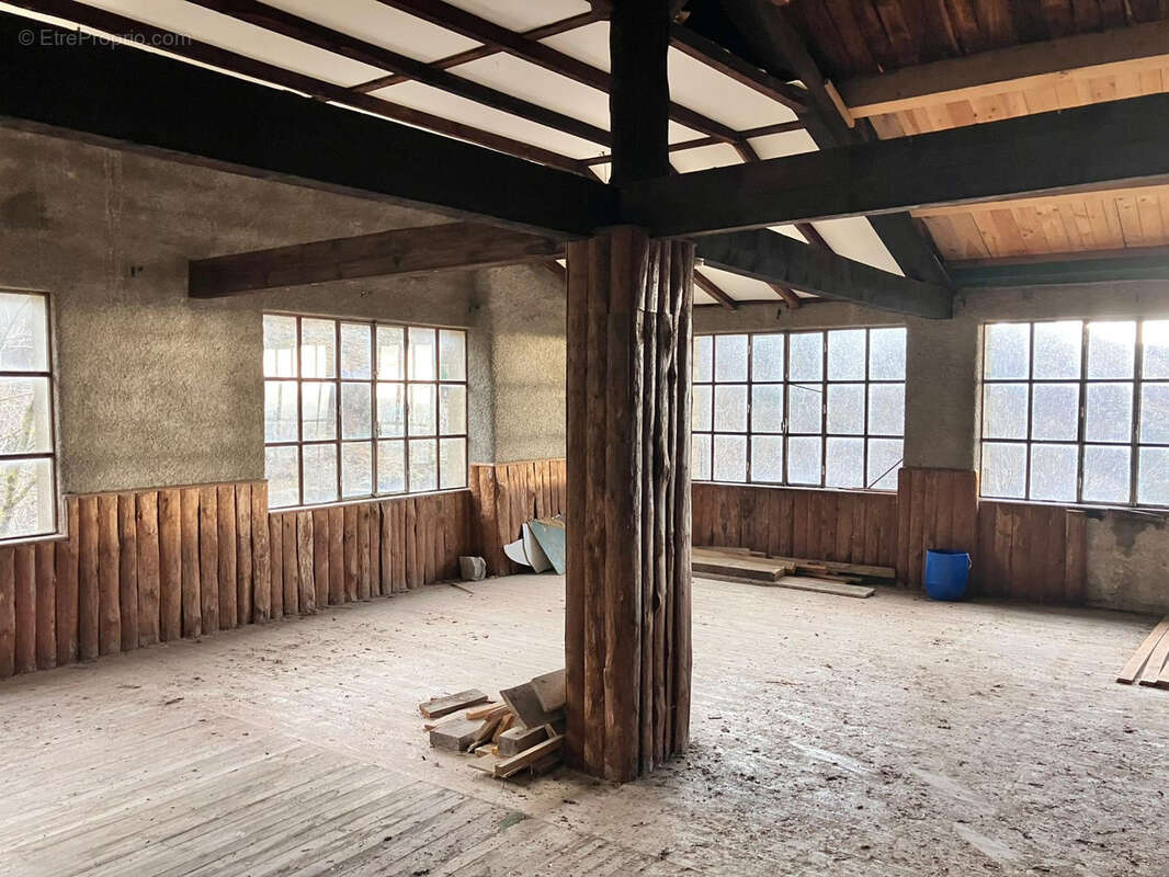 Notre dame de la Rouvière, bâtisse en pierre sur 3.5 Hectares de terrain. - photo 8