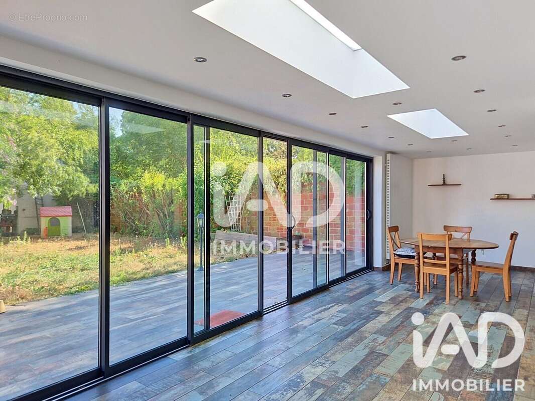 Maison 211 m² à Ozouer-Le-Voulgis  - photo 2
