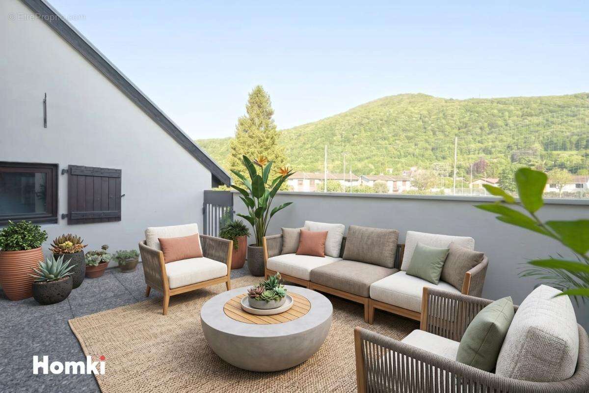 Appartement à POISAT