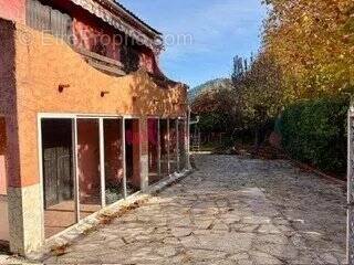 Maison à CARNOUX-EN-PROVENCE