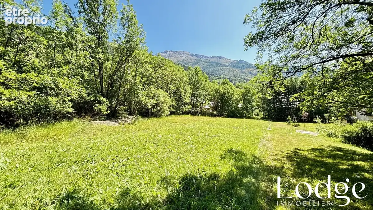 Photo Terrain à Le Monetier-Les-Bains au prix de 615 000€