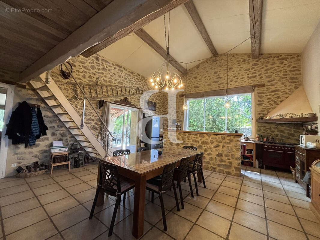 Maison à VAISON-LA-ROMAINE