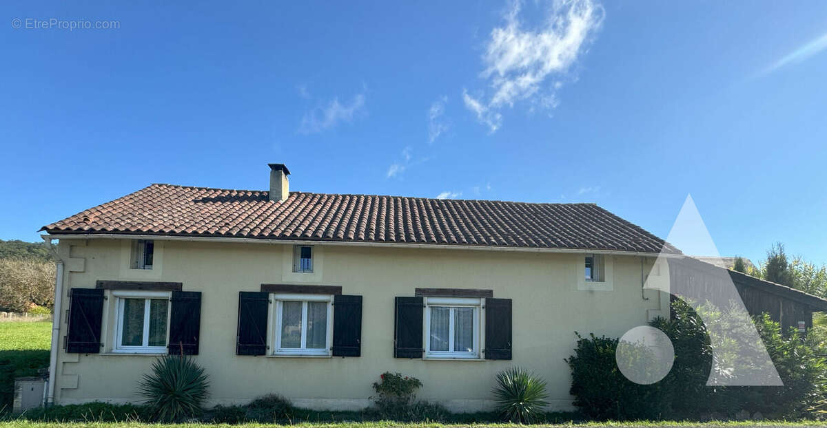 Maison à LA ROQUE-GAGEAC