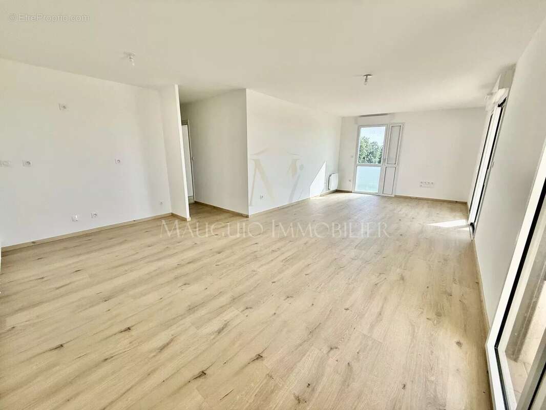 Appartement à MAUGUIO