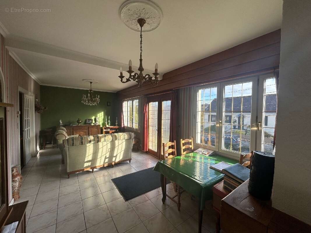 Maison à BRUAY-LA-BUISSIERE