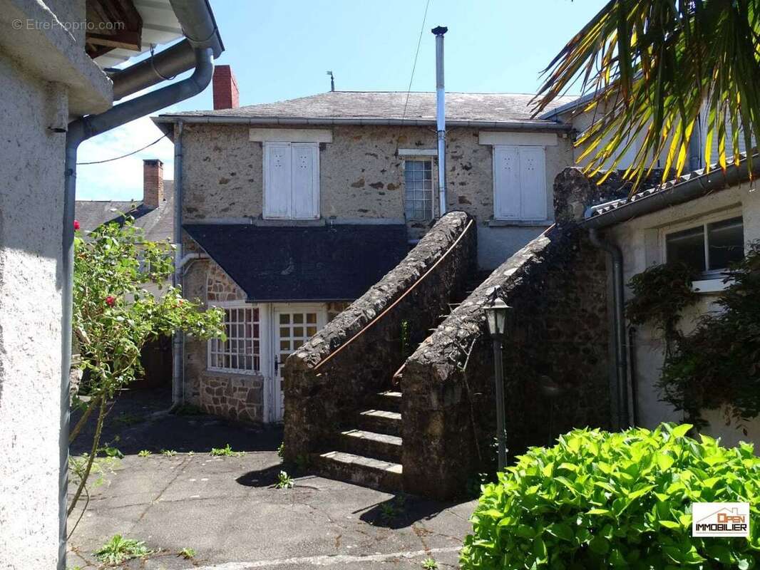 Appartement à LA PORCHERIE