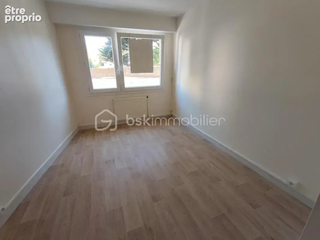 Appartement spacieux et lumineux en vente à 4 MN DU PORT à pied - photo 8