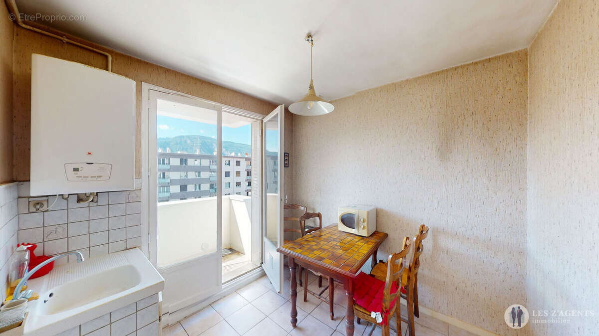 Appartement à SAINT-MARTIN-D'HERES