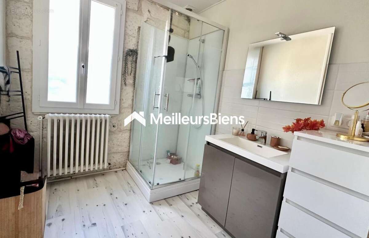 Appartement à SAINTES
