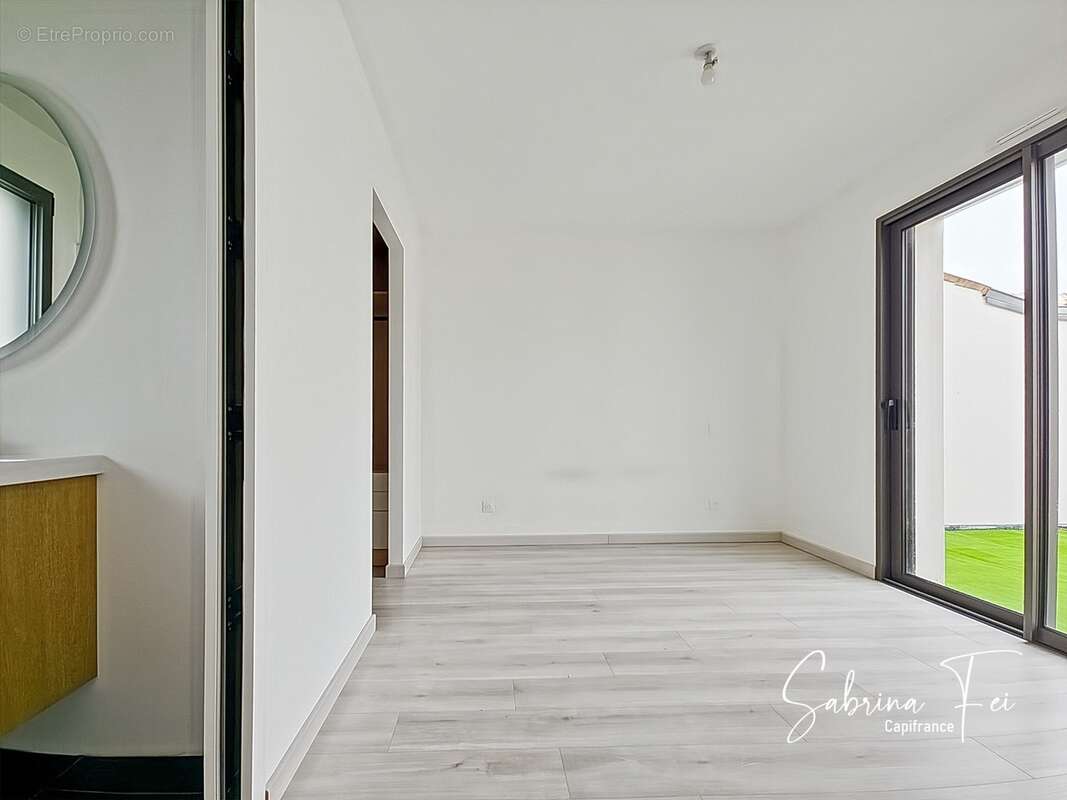 Maison contemporaine de standing – 145 m² environ – Piscine chauffée – Andilly - photo 13