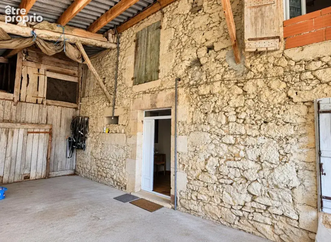 Maison en pierre + ruine + dépendance. Très beau site - photo 2