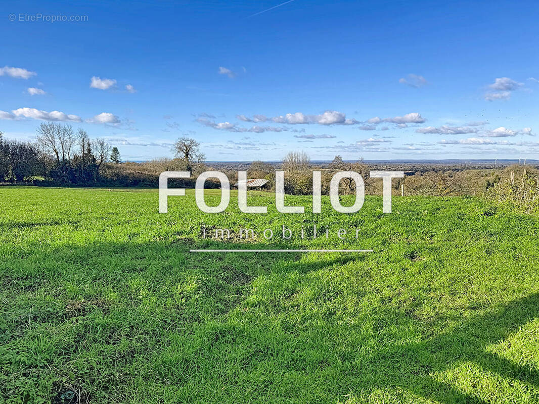Terrain à COUTANCES