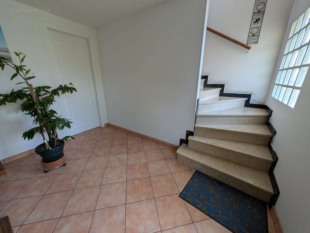 Maison à LES CLAYES-SOUS-BOIS