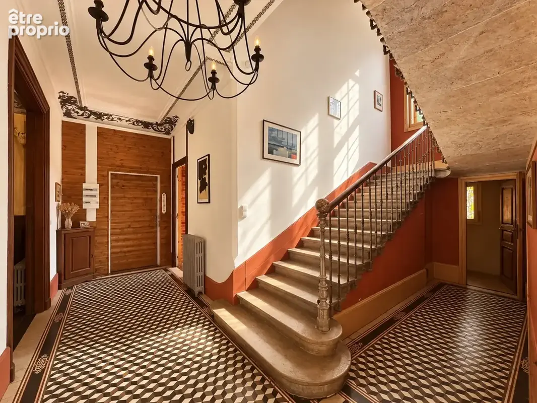 Commelle vernay (42) - maison 230 m2 sur 2334 m2 de terrain - 5 chambres - tour sur 3 niveaux - photo 2