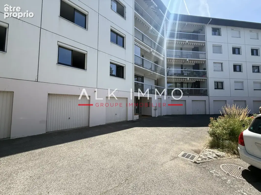 Parking à MEYTHET