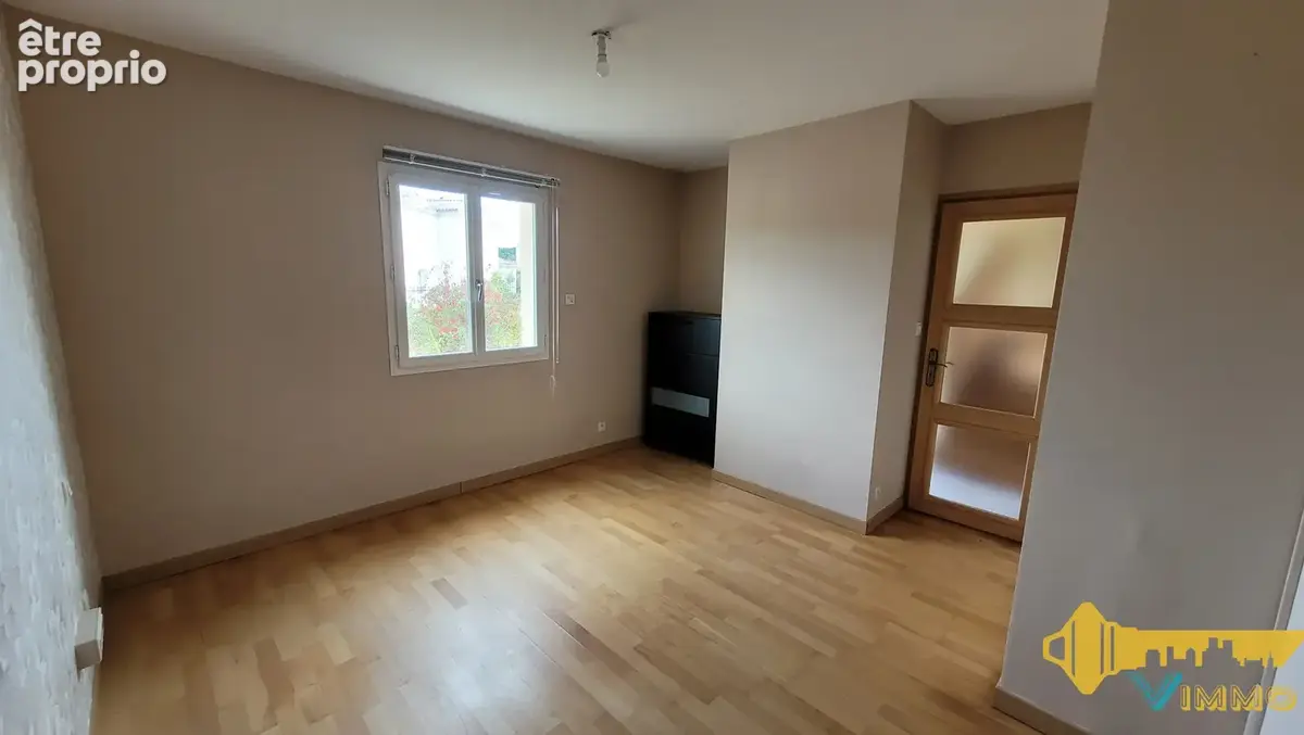 Maison familiale 4ch 1 bureau 1 salle Spa avec 2 garages et jardin - photo 10