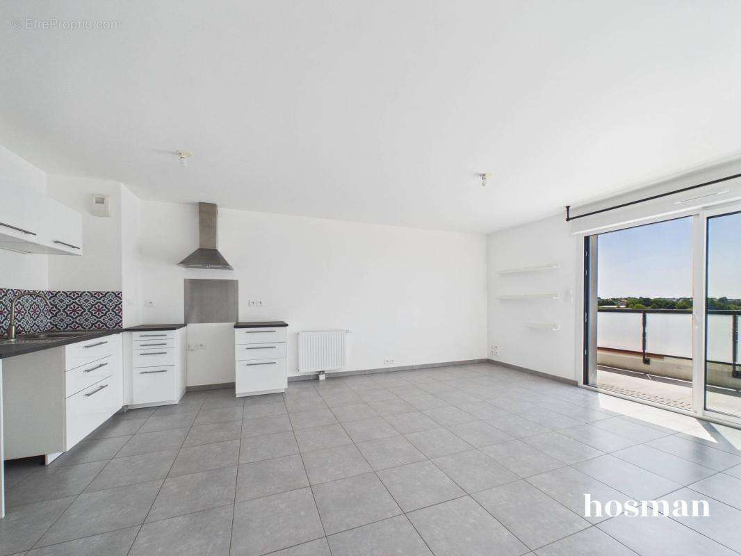 Ravissant appartement T3 de 63,67 m2 au dernier étage, terrasse de 31 m2, 2 places de stationnement et cave - Quartier La Grammo - photo 7