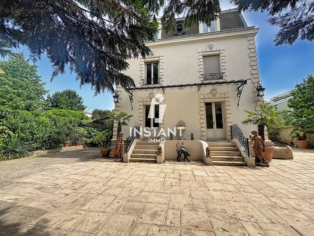 Maison à NOGENT-SUR-MARNE