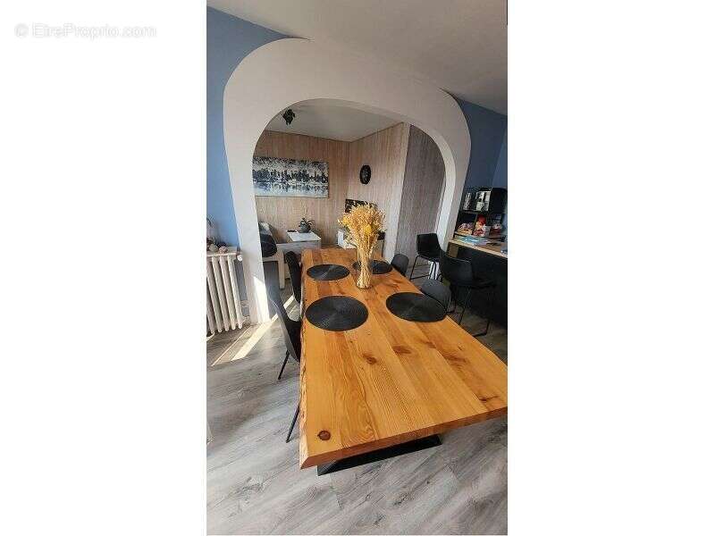 Appartement à MONTROND-LES-BAINS