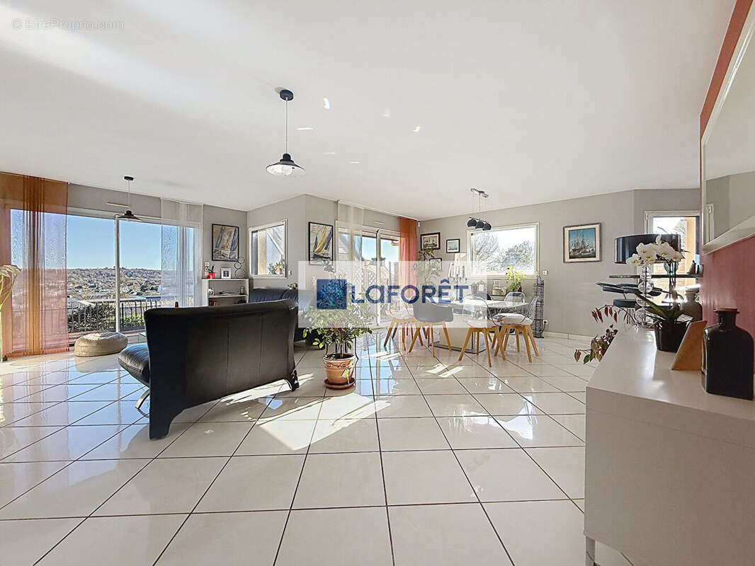 Maison à LE RELECQ-KERHUON