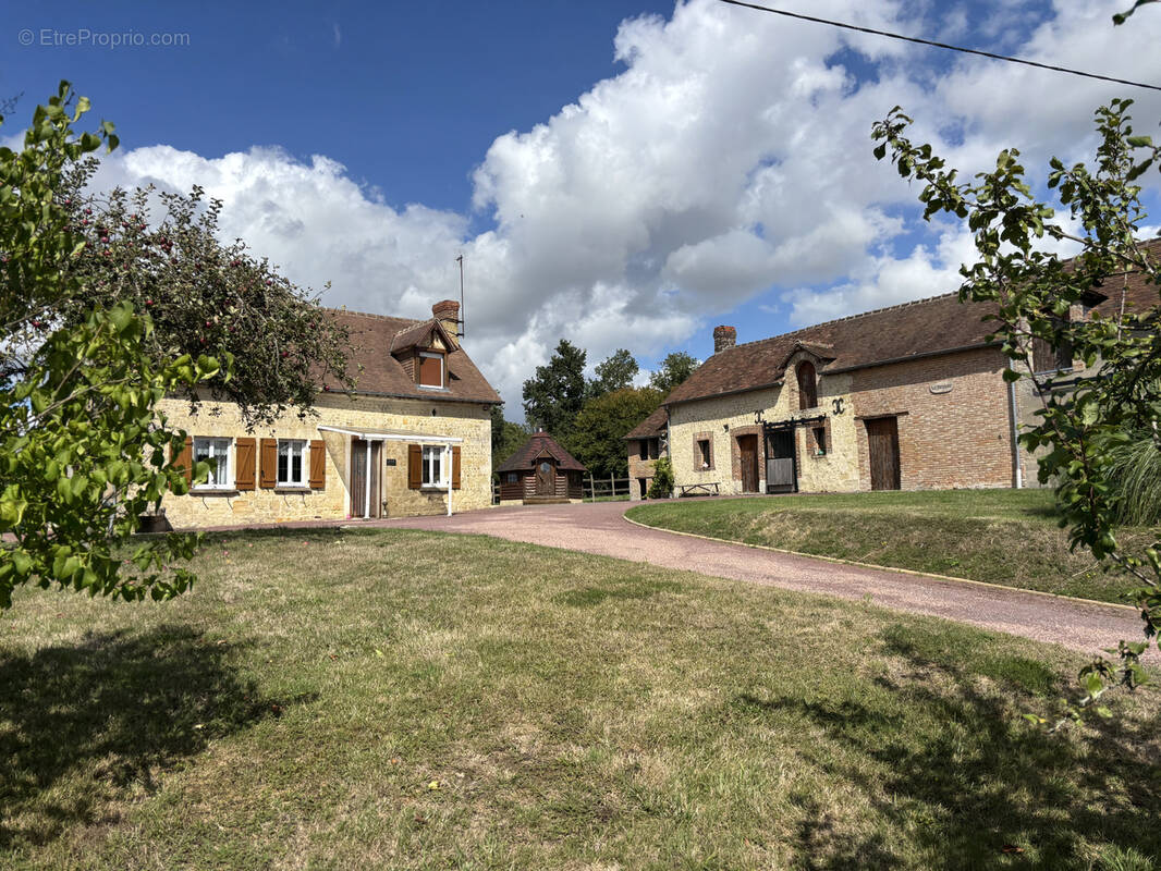 Maison à LE MELE-SUR-SARTHE