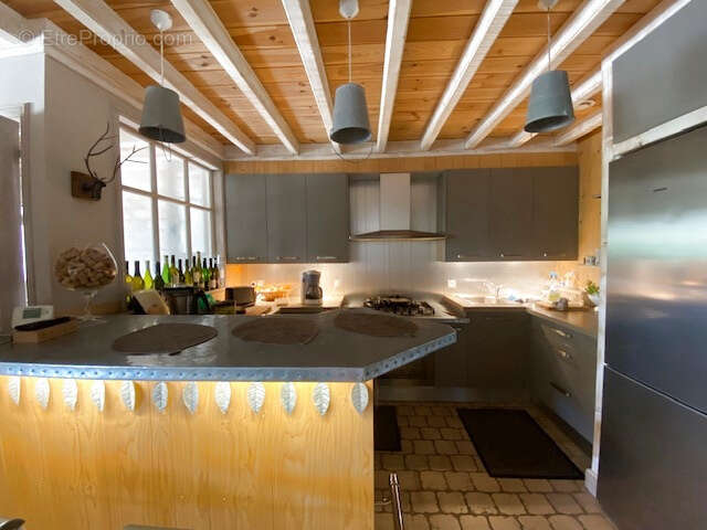 Commerce à HEROUVILLE-SAINT-CLAIR