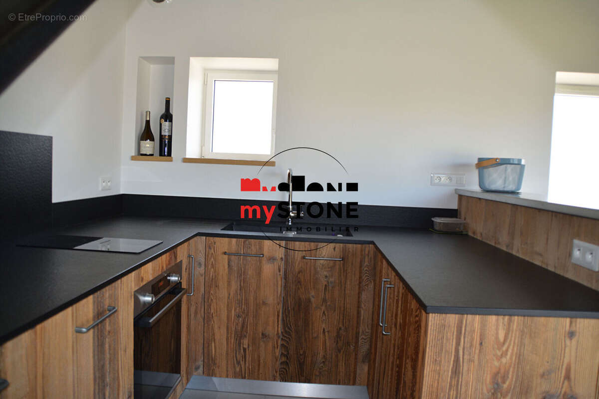 Maison à SAINT-ETIENNE-SUR-CHALARONNE