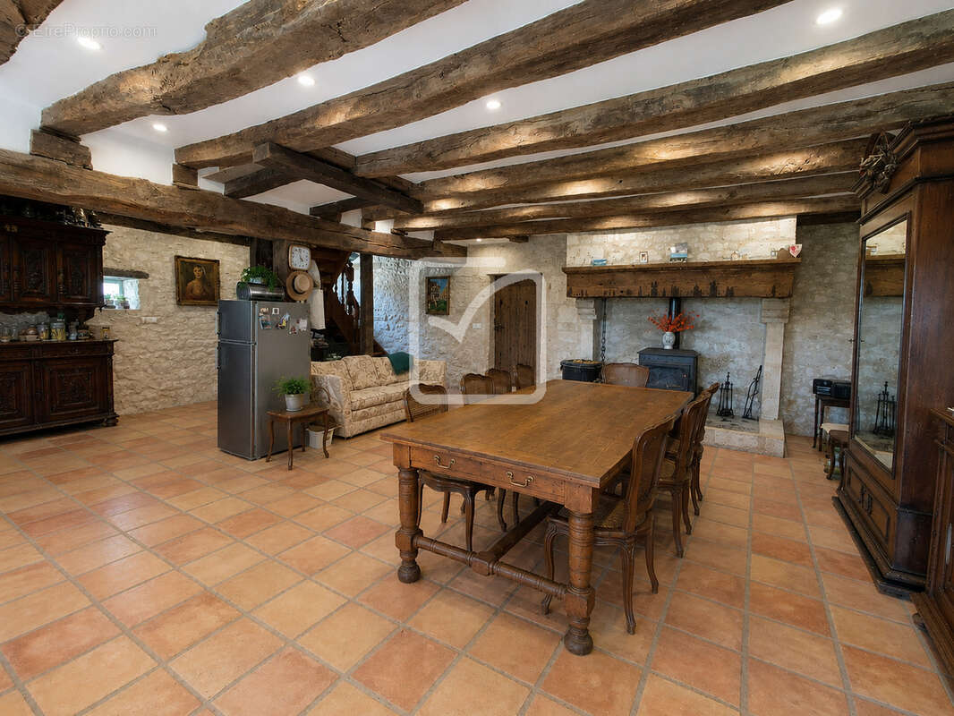 Maison T5 avec piscine, 4 chambres - étang - dépendances et plus de 2,14 hectares de terrain - Un cadre de vie - photo 26