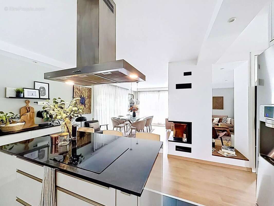 Propriété moderne avec piscine près de la frontière - photo 2