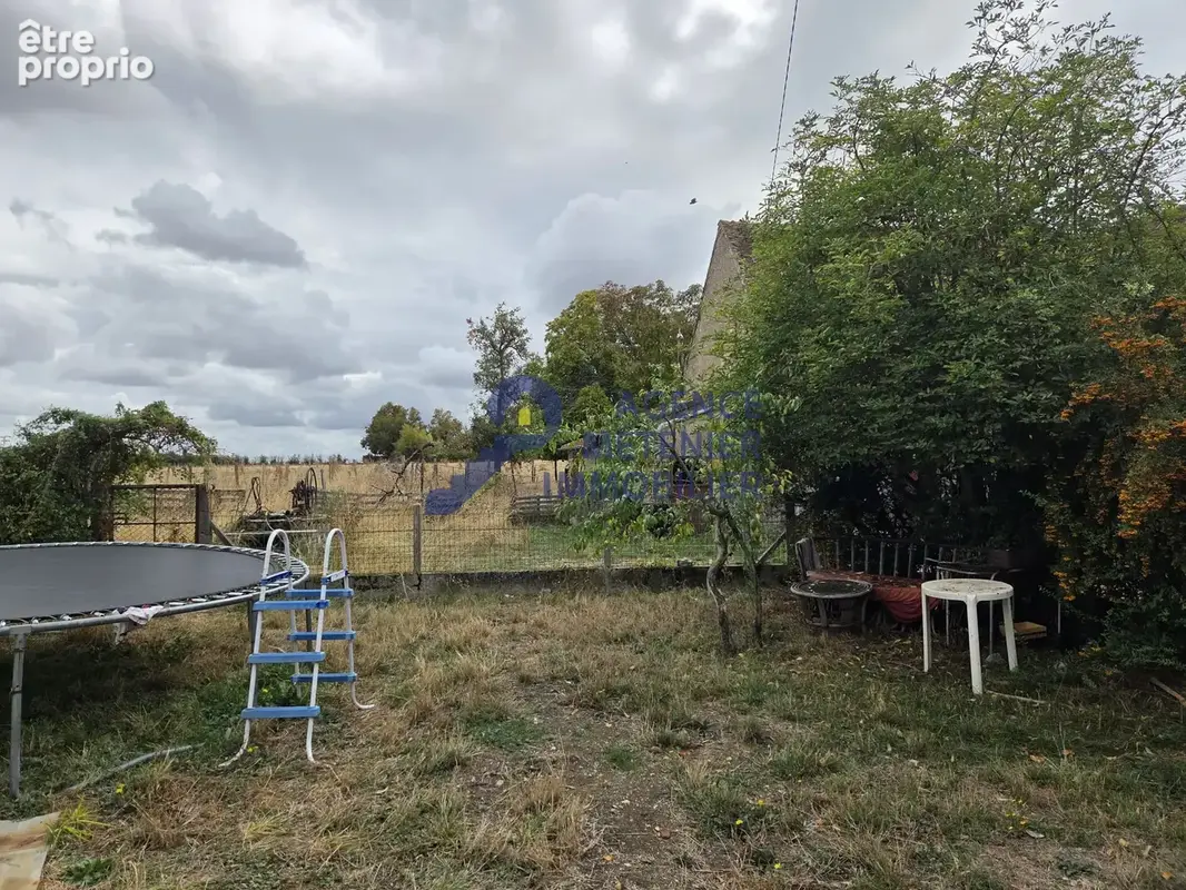 CHAREIL-CINTRAT   Maison de 104,90 m2 avec nombreuses dépendances et 8 580 m2 de terrain - photo 25
