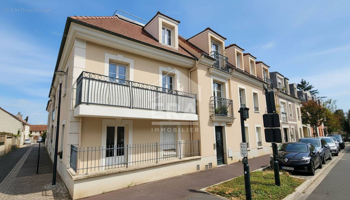 Appartement à PONTAULT-COMBAULT