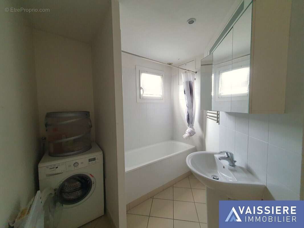 Maison à VOISINS-LE-BRETONNEUX