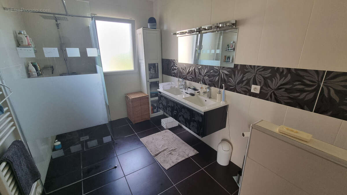 Maison à SAINT-CERGUES