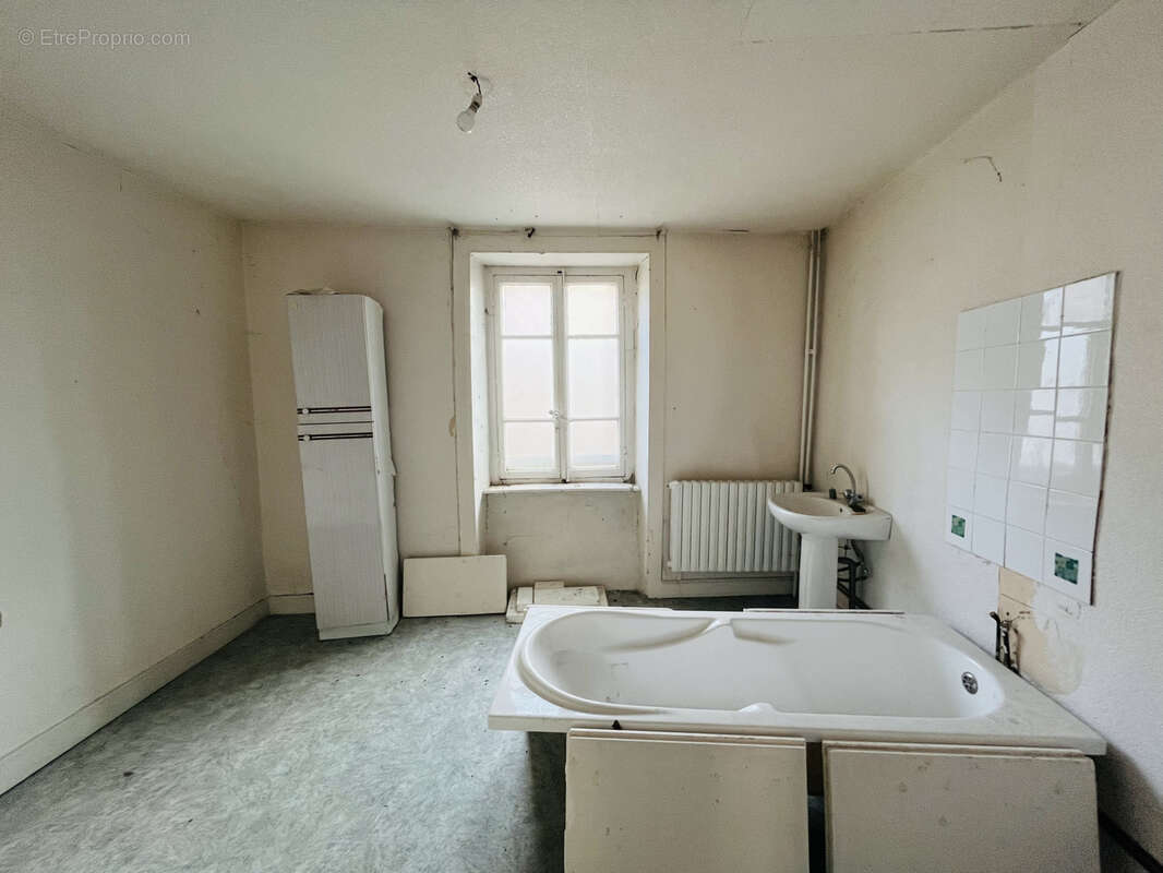 Maison à ESTIVAREILLES