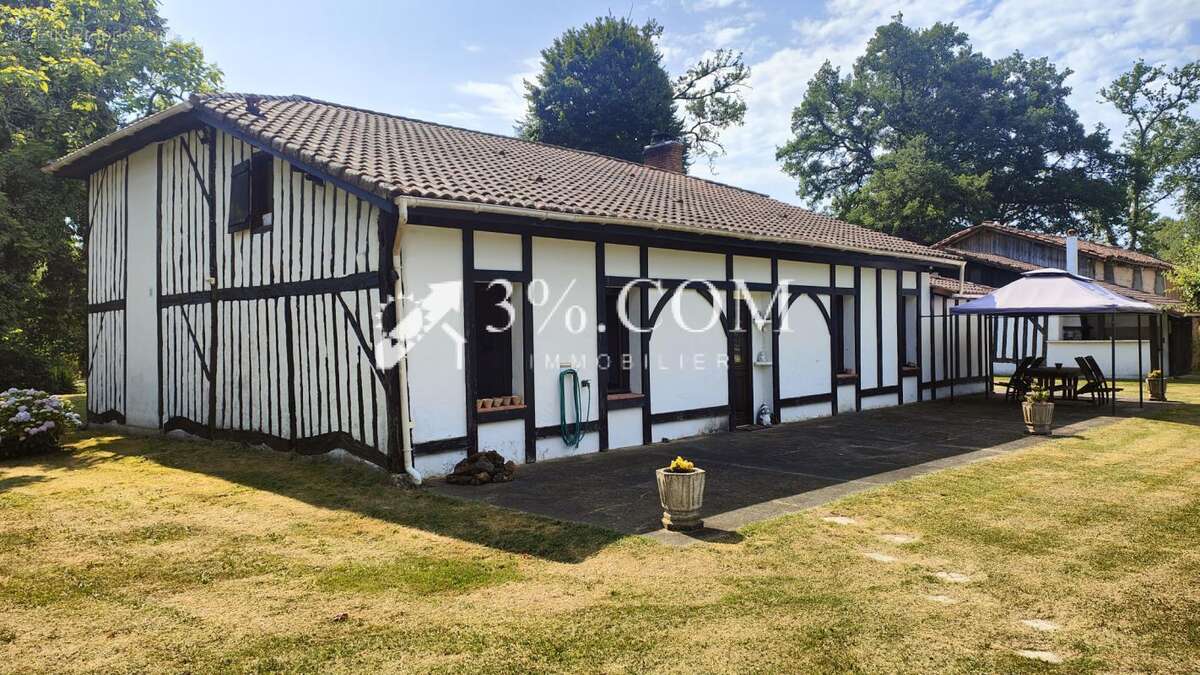 Maison à LUXEY