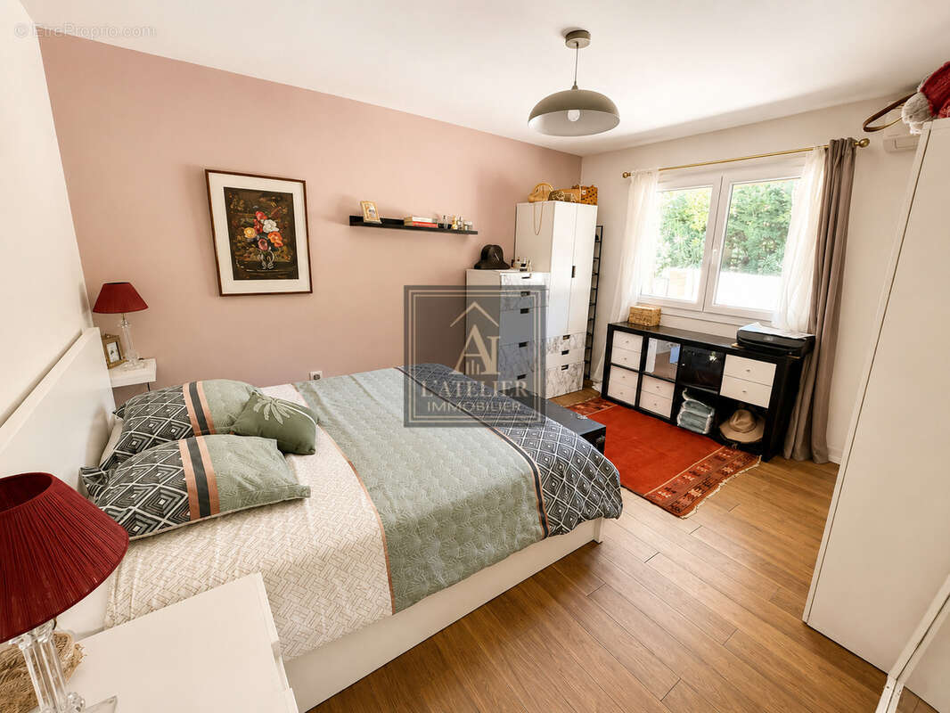 Maison de type 4 de plain-pied avec dépendance sur une parcelle de 470 m2 - photo 9